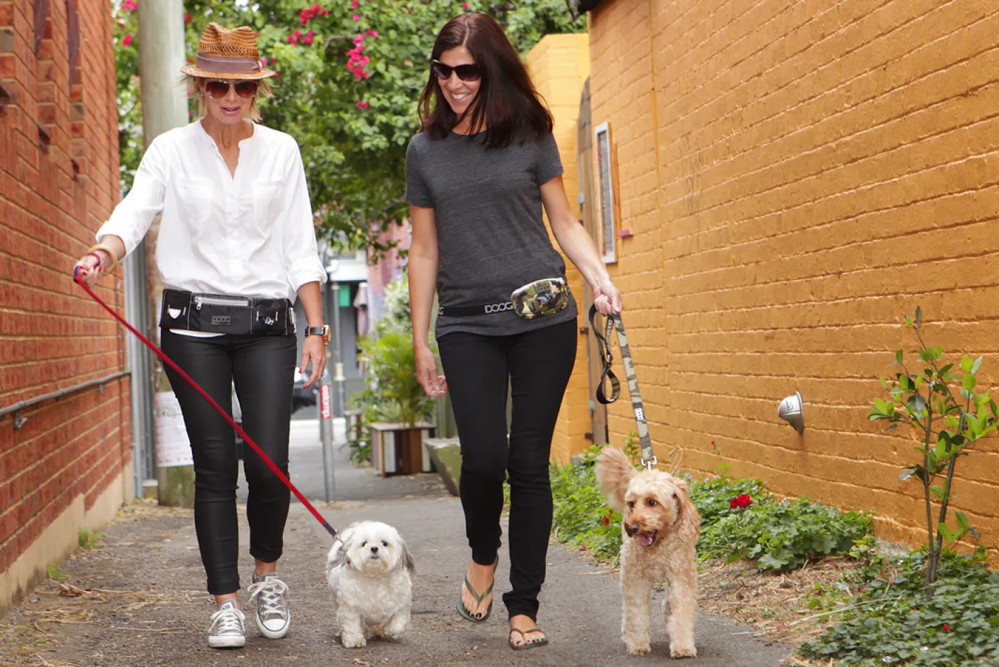 Doog Hands-Free Dog Walkie Belt in Black - New Design & Size! Outlet
